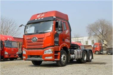 Tractor FAW 6×4 J6P folosit