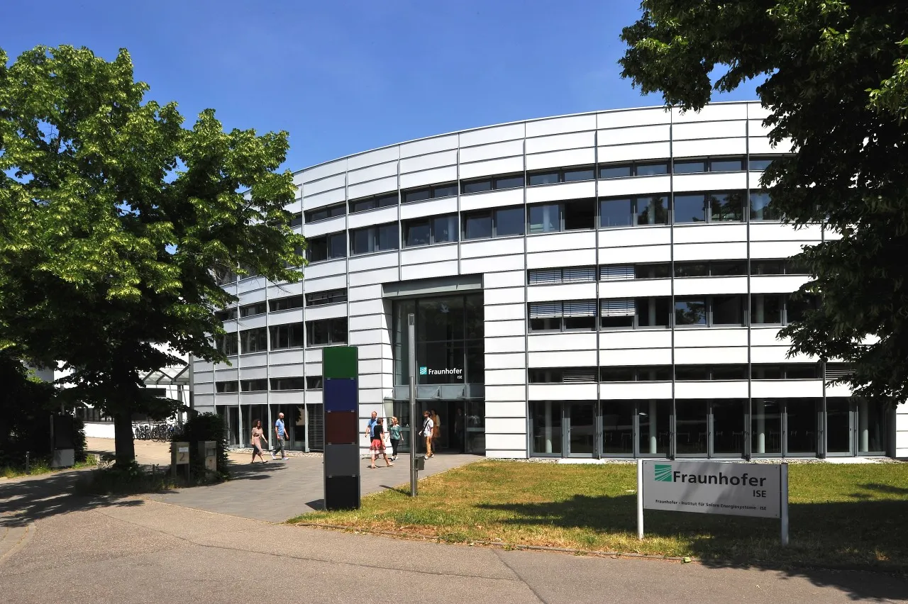 Fraunhofer ISE produce celule solare cu mai multe joncțiuni cu o eficiență de...