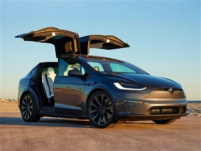 Tesla și-a redus prețurile
