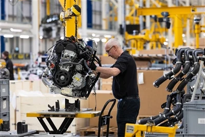 Regatul Unit urmează să investească 2 miliarde de lire sterline în industria ...