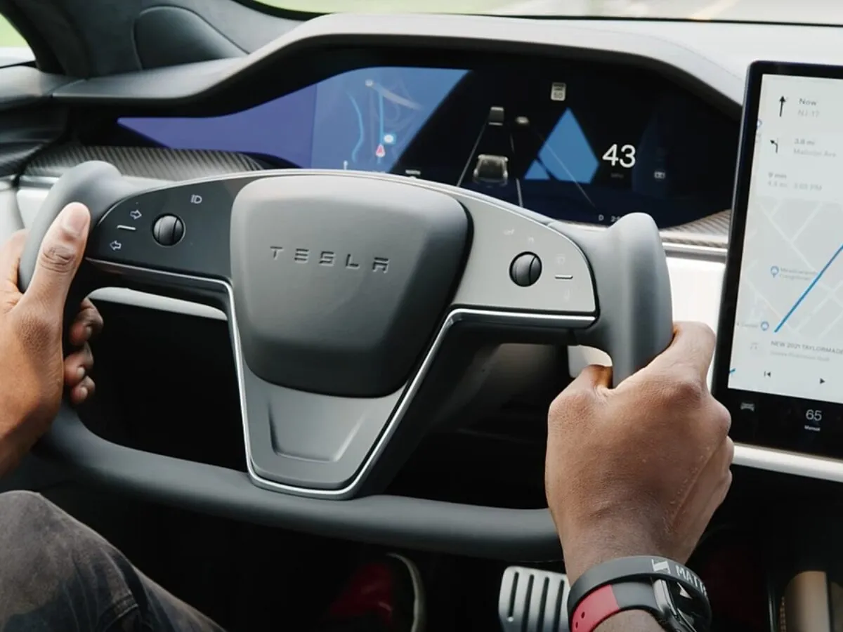 Modificările oficiale prezintă riscuri? Tesla recheamă 2 vehicule Model X