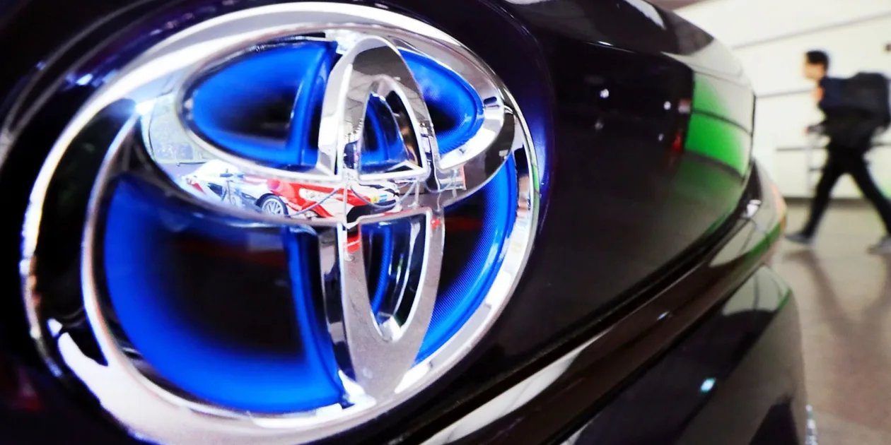 Toyota va asambla pachete de baterii pentru vehicule electrice la trei fabric...